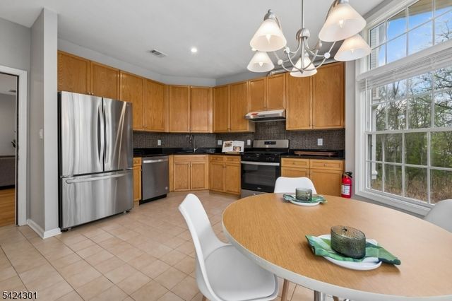 816 Kensington Ln, Livingston Twp., NJ 07039