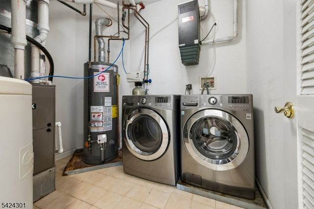 816 Kensington Ln, Livingston Twp., NJ 07039