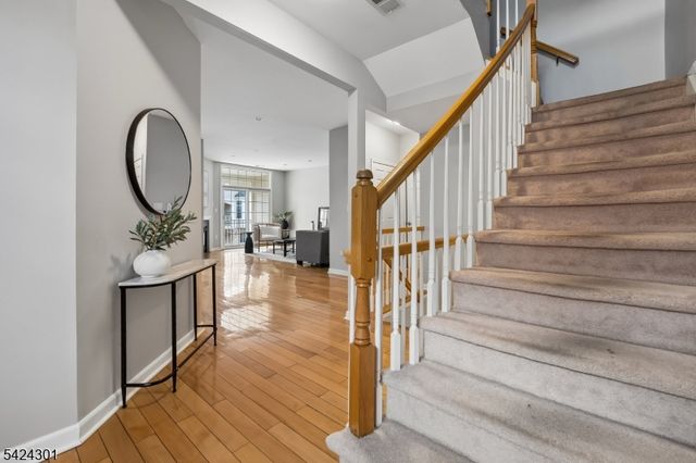 816 Kensington Ln, Livingston Twp., NJ 07039