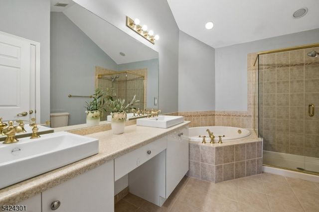 816 Kensington Ln, Livingston Twp., NJ 07039