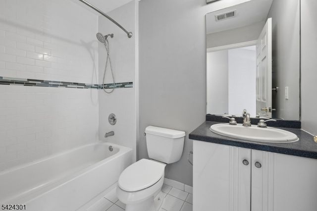 816 Kensington Ln, Livingston Twp., NJ 07039