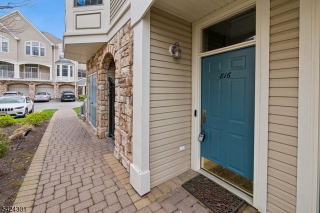 816 Kensington Ln, Livingston Twp., NJ 07039