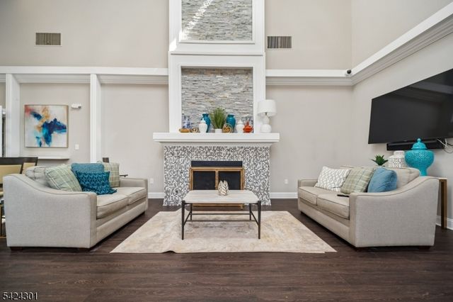 816 Kensington Ln, Livingston Twp., NJ 07039