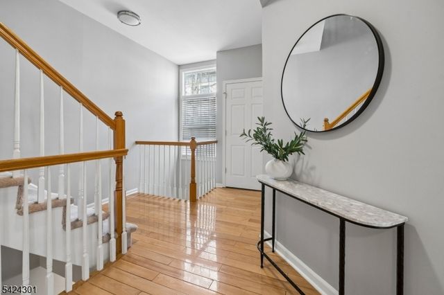 816 Kensington Ln, Livingston Twp., NJ 07039