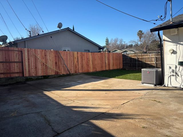 9100 Sutton Way, Orangevale, CA 95662