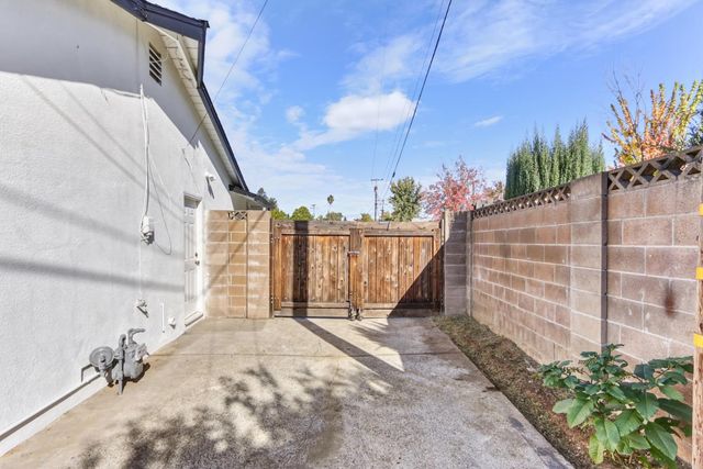 9100 Sutton Way, Orangevale, CA 95662