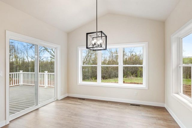 N8744 CONNOR CIRCLE, Menasha, WI 54952