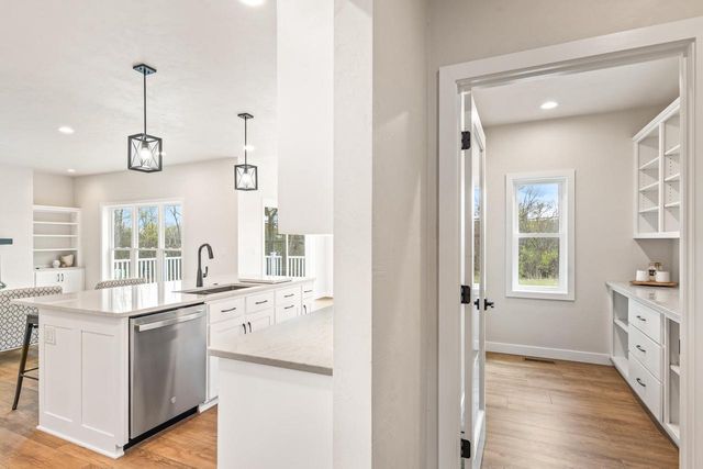 N8744 CONNOR CIRCLE, Menasha, WI 54952