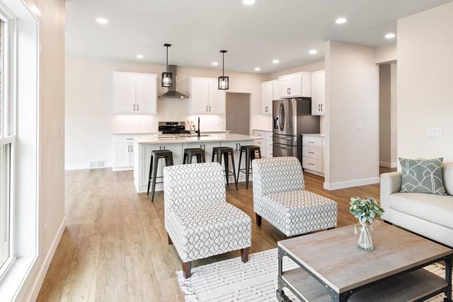 N8744 CONNOR CIRCLE, Menasha, WI 54952