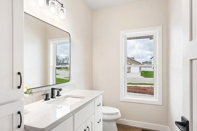 N8744 CONNOR CIRCLE, Menasha, WI 54952