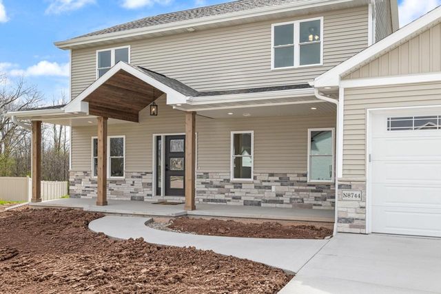 N8744 CONNOR CIRCLE, Menasha, WI 54952