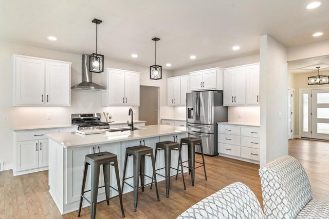 N8744 CONNOR CIRCLE, Menasha, WI 54952