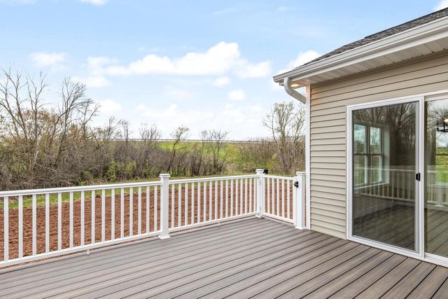 N8744 CONNOR CIRCLE, Menasha, WI 54952