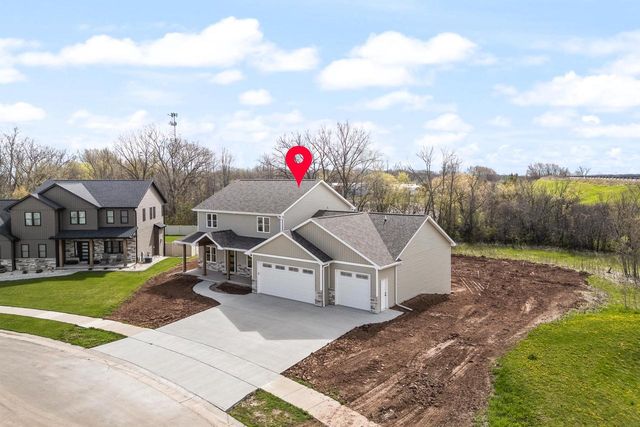 N8744 CONNOR CIRCLE, Menasha, WI 54952