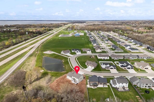 N8744 CONNOR CIRCLE, Menasha, WI 54952