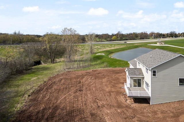 N8744 CONNOR CIRCLE, Menasha, WI 54952