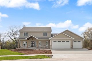 N8744 CONNOR CIRCLE, Menasha, WI 54952