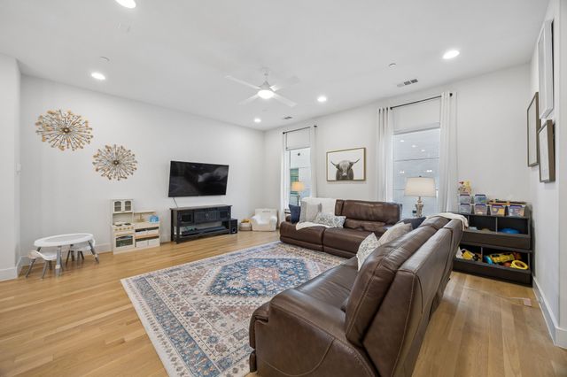 2715 Kimsey Drive 102, Dallas, TX 75235