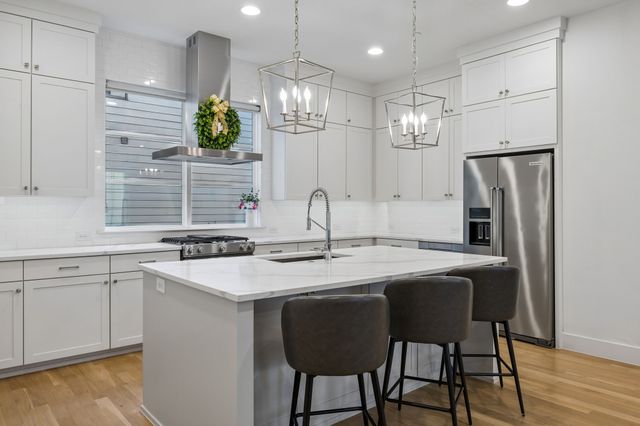 2715 Kimsey Drive 102, Dallas, TX 75235