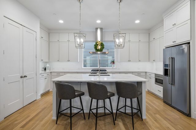2715 Kimsey Drive 102, Dallas, TX 75235