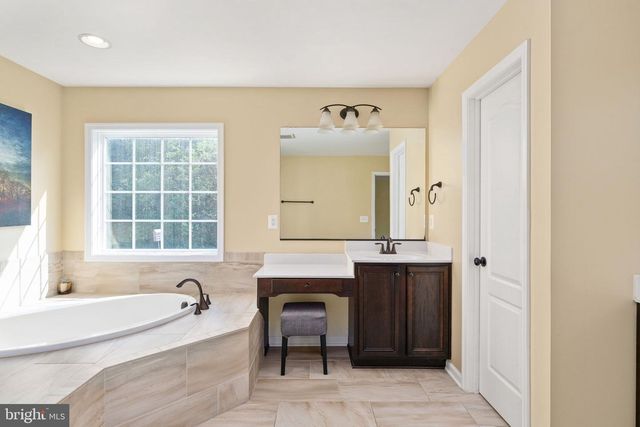 15 BURKE DR, Fredericksburg, VA 22406