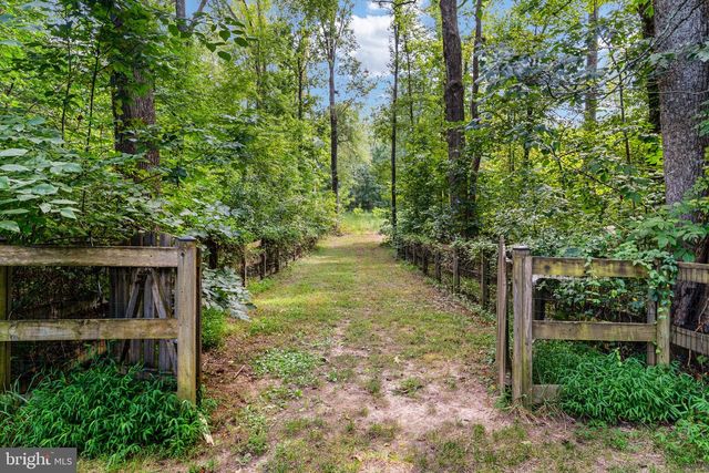 15 BURKE DR, Fredericksburg, VA 22406