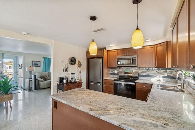 4940 PICTURE AVENUE, Holiday, FL 34690