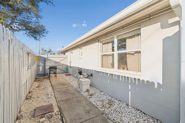 4940 PICTURE AVENUE, Holiday, FL 34690