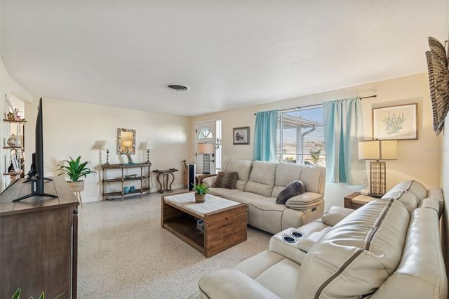 4940 PICTURE AVENUE, Holiday, FL 34690