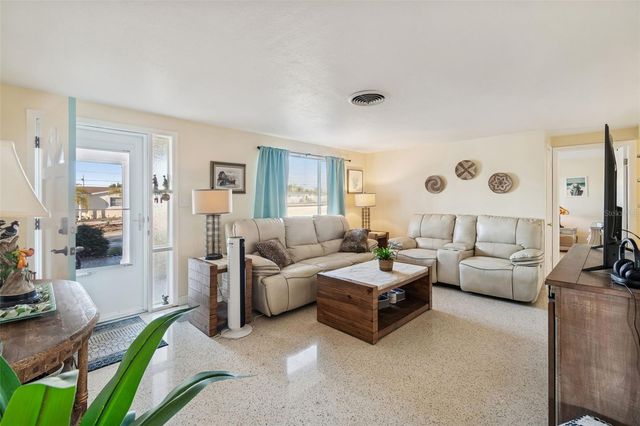 4940 PICTURE AVENUE, Holiday, FL 34690