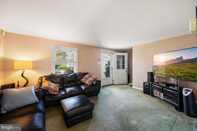 416 PRESTON LANE, Hatboro, PA 19040