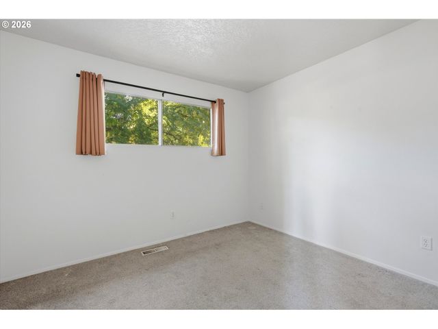 839 Sw BROADWAY Dr 74, Portland, OR 97201