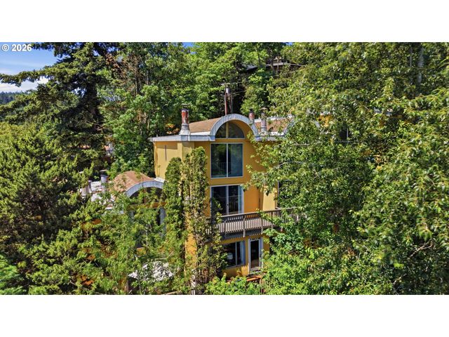 839 Sw BROADWAY Dr 74, Portland, OR 97201