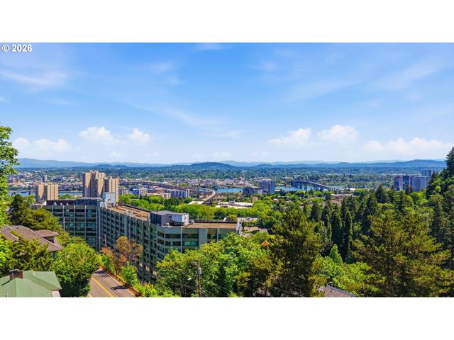839 Sw BROADWAY Dr 74, Portland, OR 97201