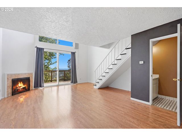 839 Sw BROADWAY Dr 74, Portland, OR 97201