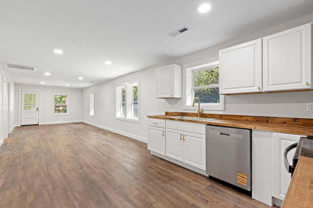 10 Kellys Ferry Avenue, Chattanooga, TN 37419