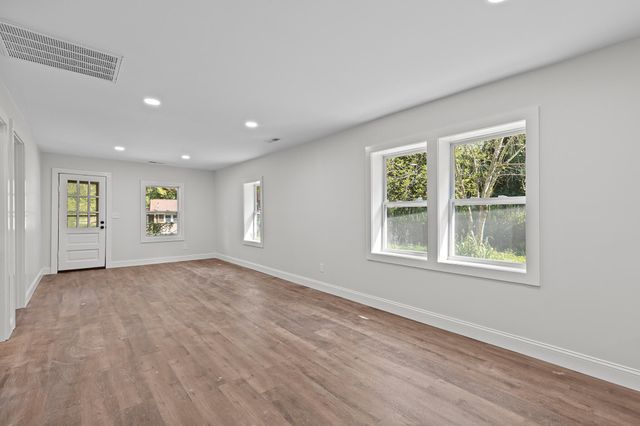10 Kellys Ferry Avenue, Chattanooga, TN 37419