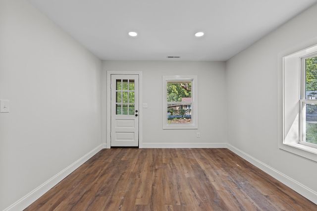 10 Kellys Ferry Avenue, Chattanooga, TN 37419