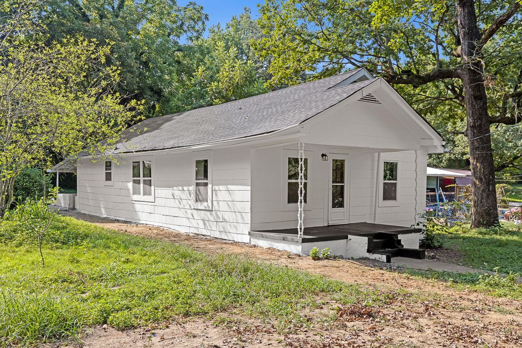 10 Kellys Ferry Avenue, Chattanooga, TN 37419