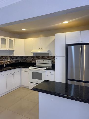 10367 N Kendall Dr E5, Miami, FL 33176