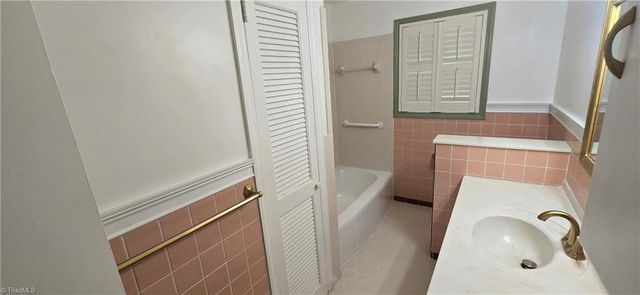 1224 Lamont Drive, Winston-salem, NC 27103