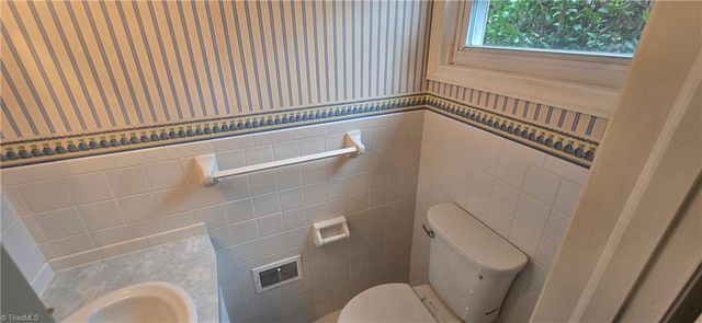 1224 Lamont Drive, Winston-salem, NC 27103