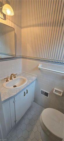 1224 Lamont Drive, Winston-salem, NC 27103