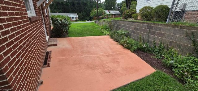 1224 Lamont Drive, Winston-salem, NC 27103