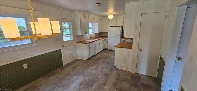 1224 Lamont Drive, Winston-salem, NC 27103