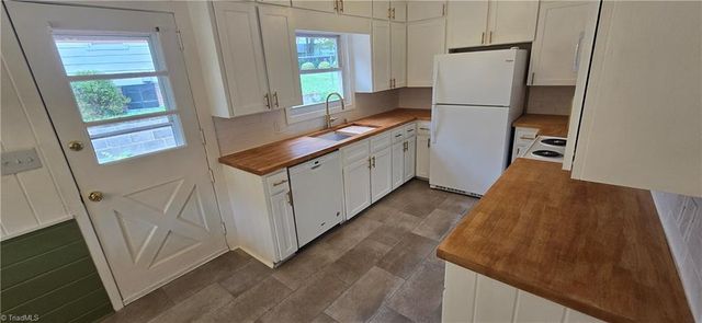 1224 Lamont Drive, Winston-salem, NC 27103