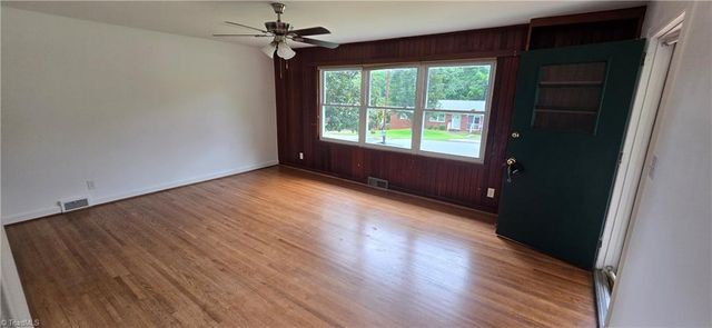 1224 Lamont Drive, Winston-salem, NC 27103