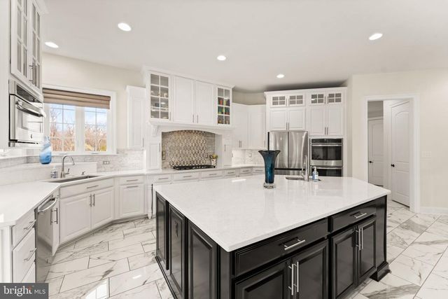 25873 CAMERON WALK PL, Aldie, VA 20105