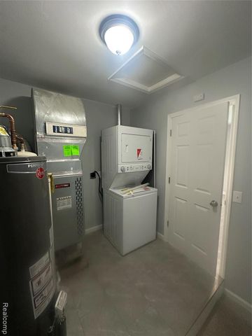 1917 Keppen Boulevard, Lincoln Park, MI 48146