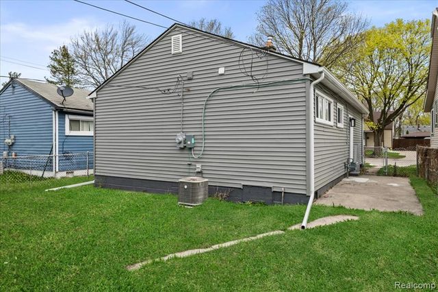 1917 Keppen Boulevard, Lincoln Park, MI 48146